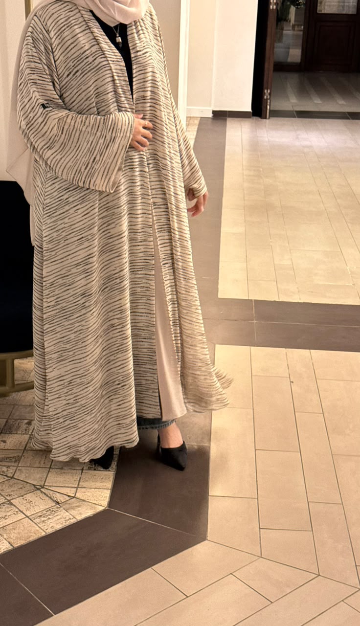Pearl Mist — cream striped open abaya